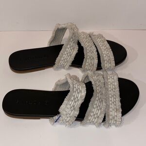 NWOB Rothy’s Triple Band Sea she’ll Fringe Slide Sandals Sz Women’s 8